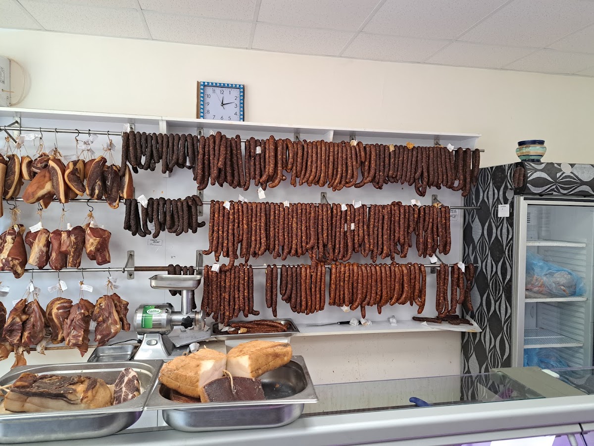 Foto von Carmangeria Bunicilor