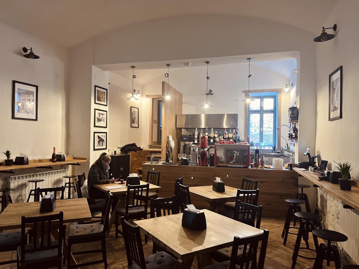 Fotografie cu Bistro Roșia Montană