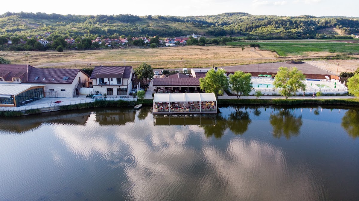 Photo de Camelot Resort, HUSASĂU DE CRIȘ