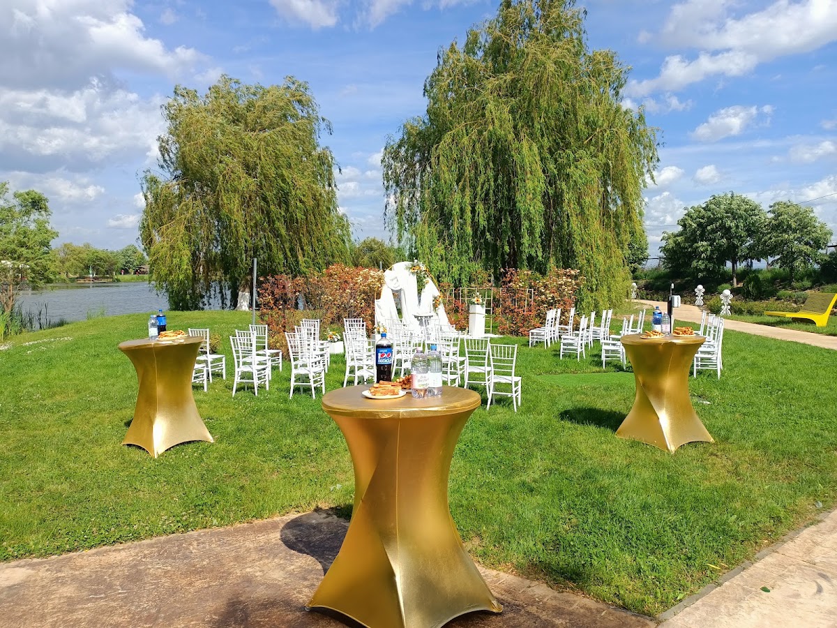 Photo de Camelot Resort, HUSASĂU DE CRIȘ