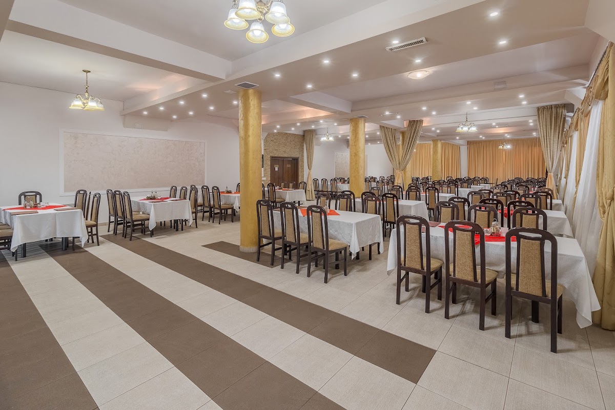 Photo de Popasul Ursilor Pensiune, Restaurant, Sauna & Jacuzzi langa Pestera Ursilor