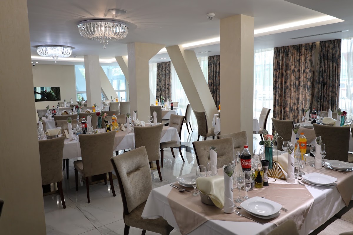 Foto von Complex Hotelier Wellness & Spa Perla - Hotel patru stele