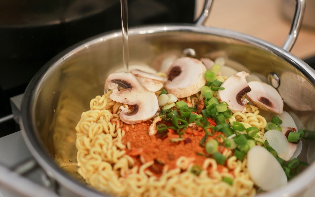 Photo of Ramyeon Lab.