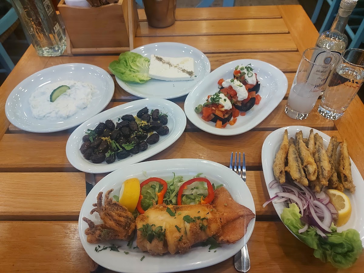 Foto von Nikos Greek Taverna Burebista