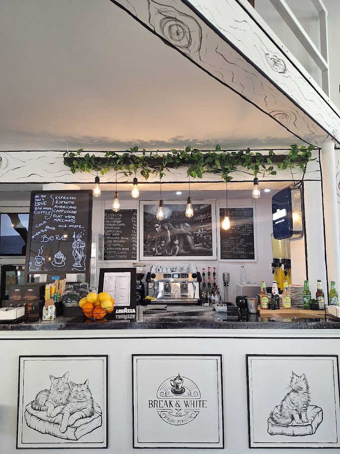 Foto von Break & White Bistro
