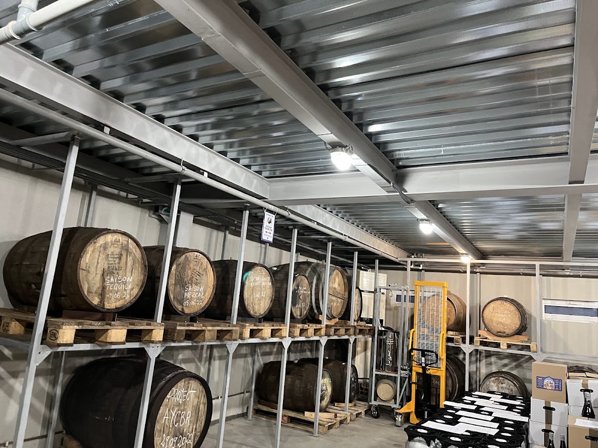 Foto von Oriel Beer - microberărie artizanală (spațiu de producție & magazin)