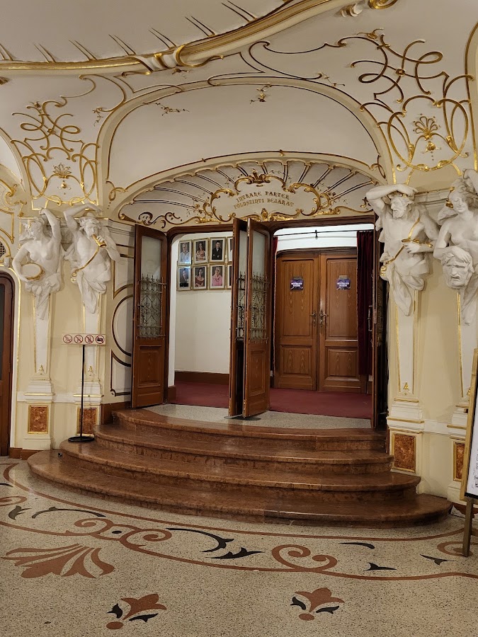 Fotografie de Teatrul Regina Maria