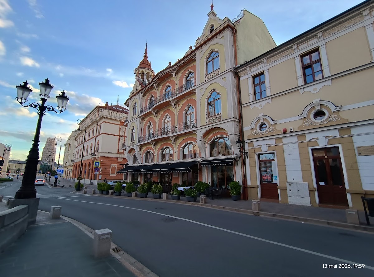 Photo de Theater square