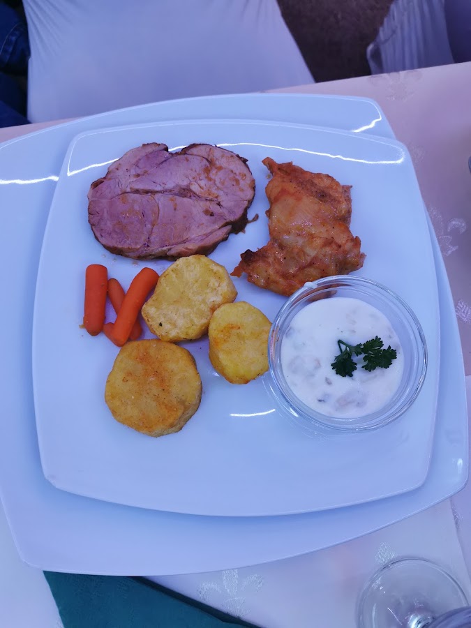 Foto di Sală de Evenimente/Nunți Cîmpani de Pomezeu