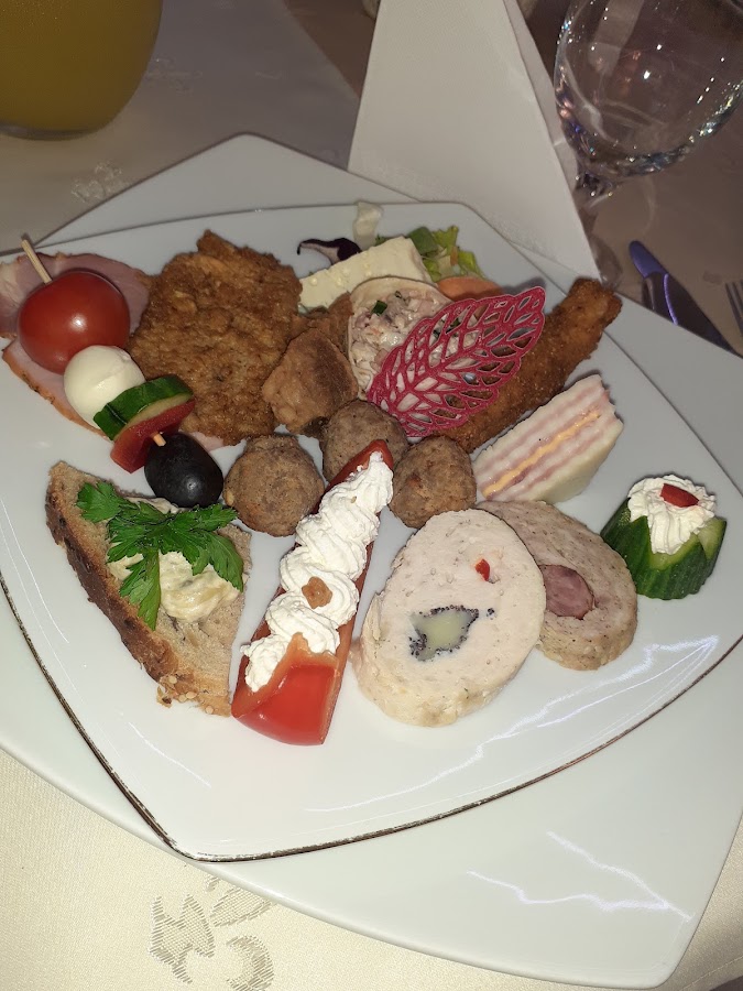 Foto di Sală de Evenimente/Nunți Cîmpani de Pomezeu