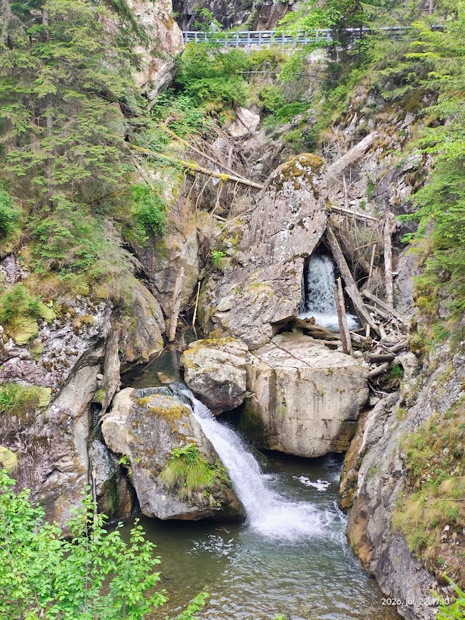 Foto della Cascata Iadolina