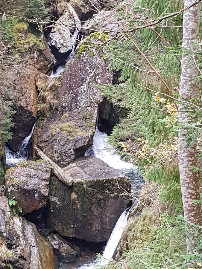 Foto di Iadolina Waterfall