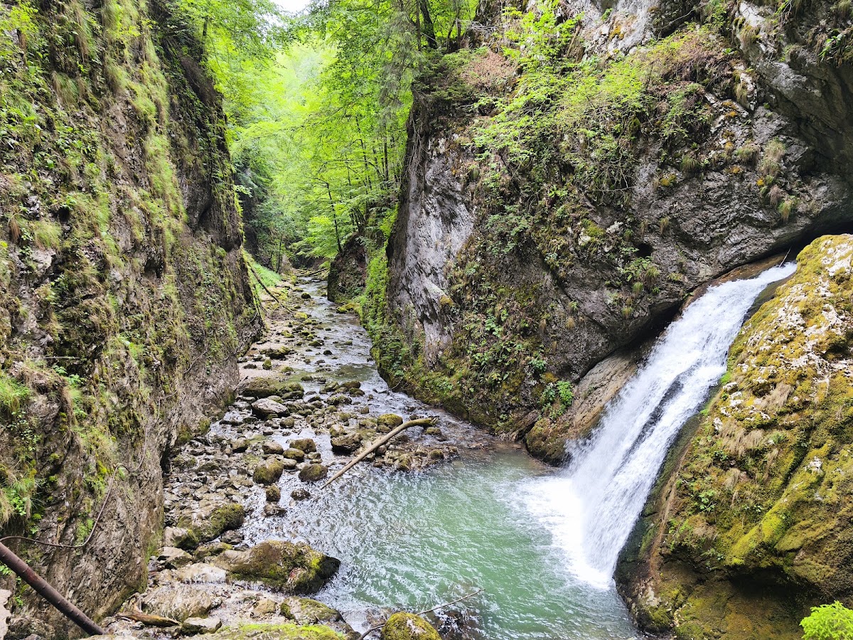 Foto vom Wasserfall Evantai