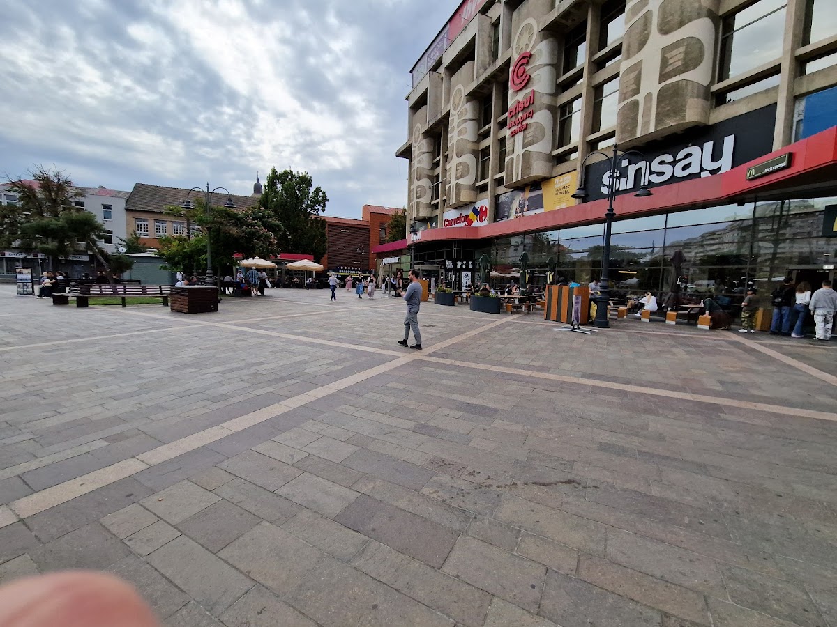 Foto von Shopping center square