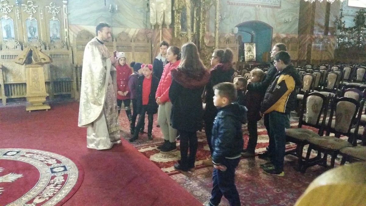 Foto di Biserica Sfinții Arhangheli Mihail și Gavril