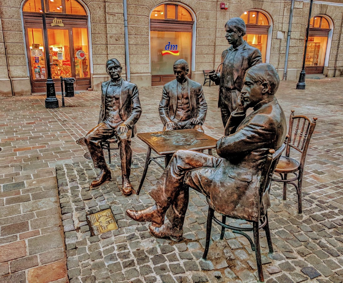 Photo de Grupul statuar „Holnaposok”