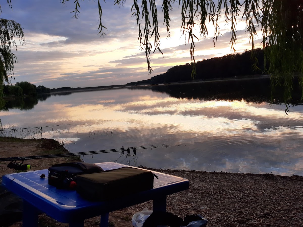 Photo de Lacul Vițeilor