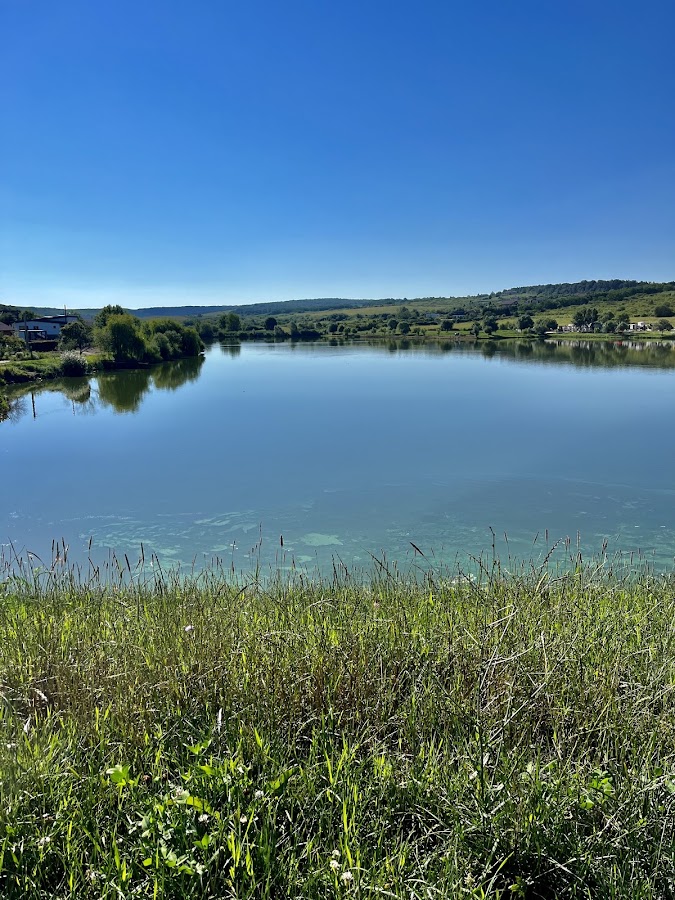 Photo de Lacul Paleu