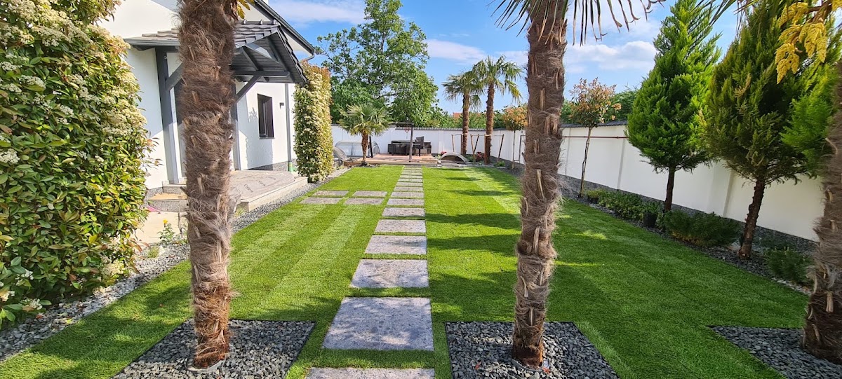 Photo de SeSe Gardens - Amenajari spatii verzi