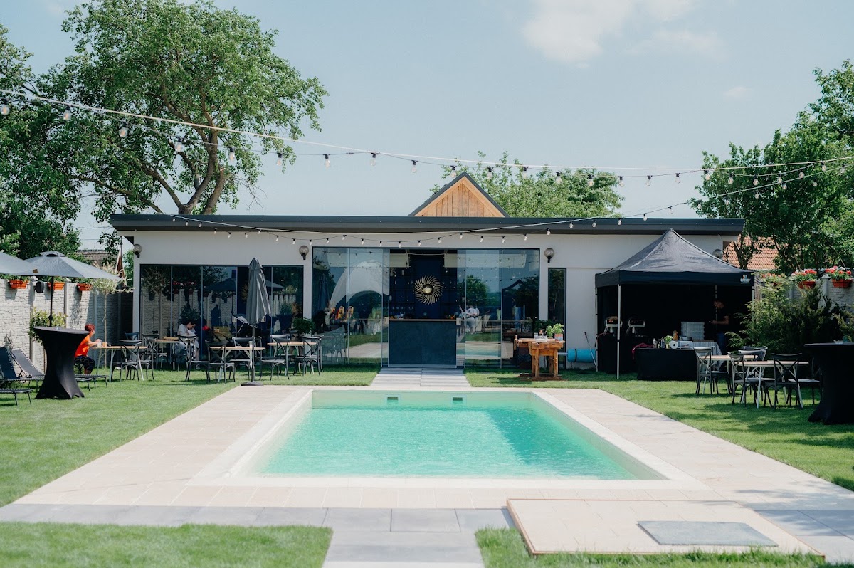 Fotografie de Rural Studio - Pool, party and drinks