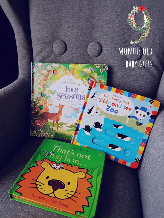 Foto von Childhood Joys. Books & Toys