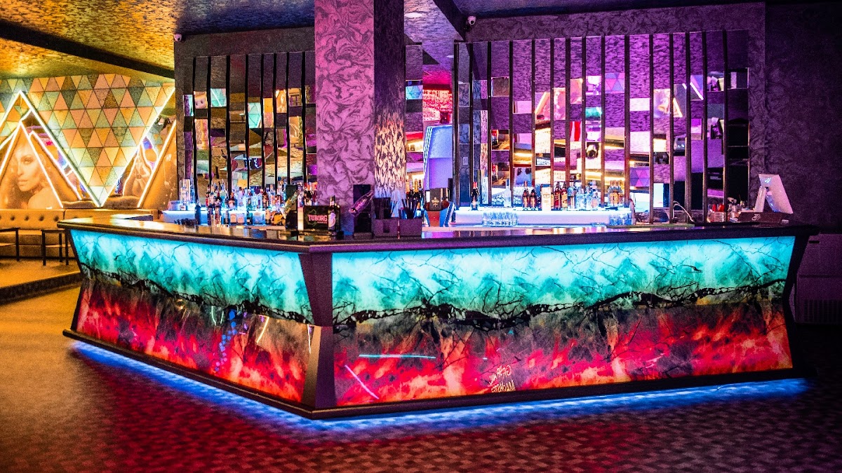 Photo of Design Interior Oradea - FLORIN IGNAT - mobila la comanda I candelabre I bar I amenajare living