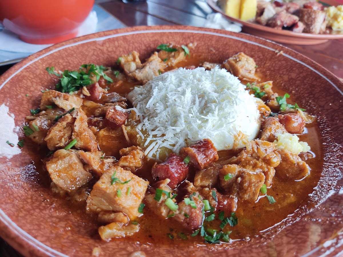 Foto di Hanul Vrăjit Restaurant-Terasă