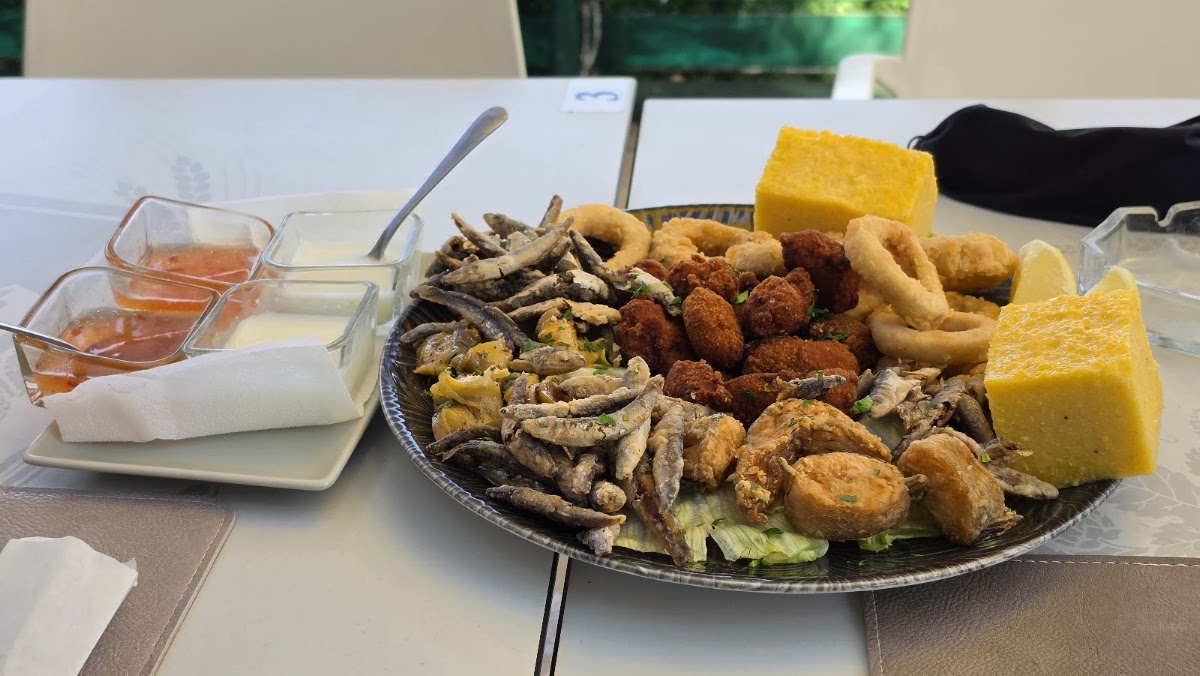 Foto di RESTAURANT PESCARESC MAJESTIC