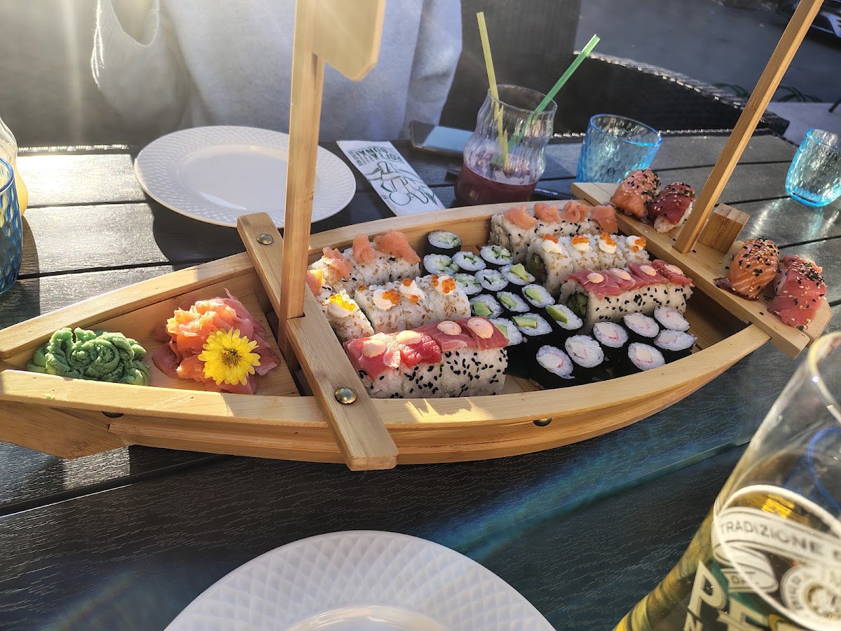 Photo de Ganbare Sushi Restaurant japonez