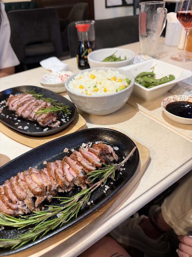 Photo de Ganbare Sushi Restaurant japonez