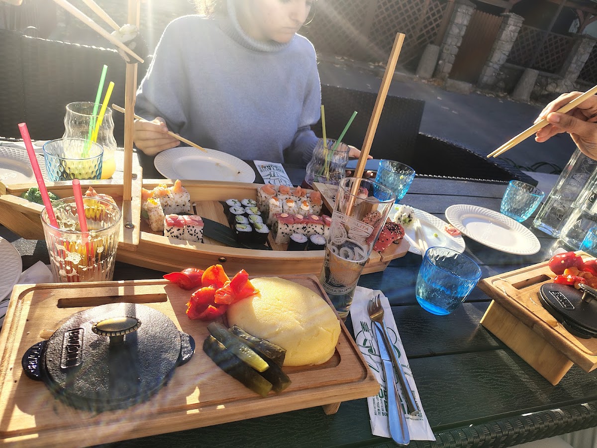 Photo de Ganbare Sushi Restaurant japonez