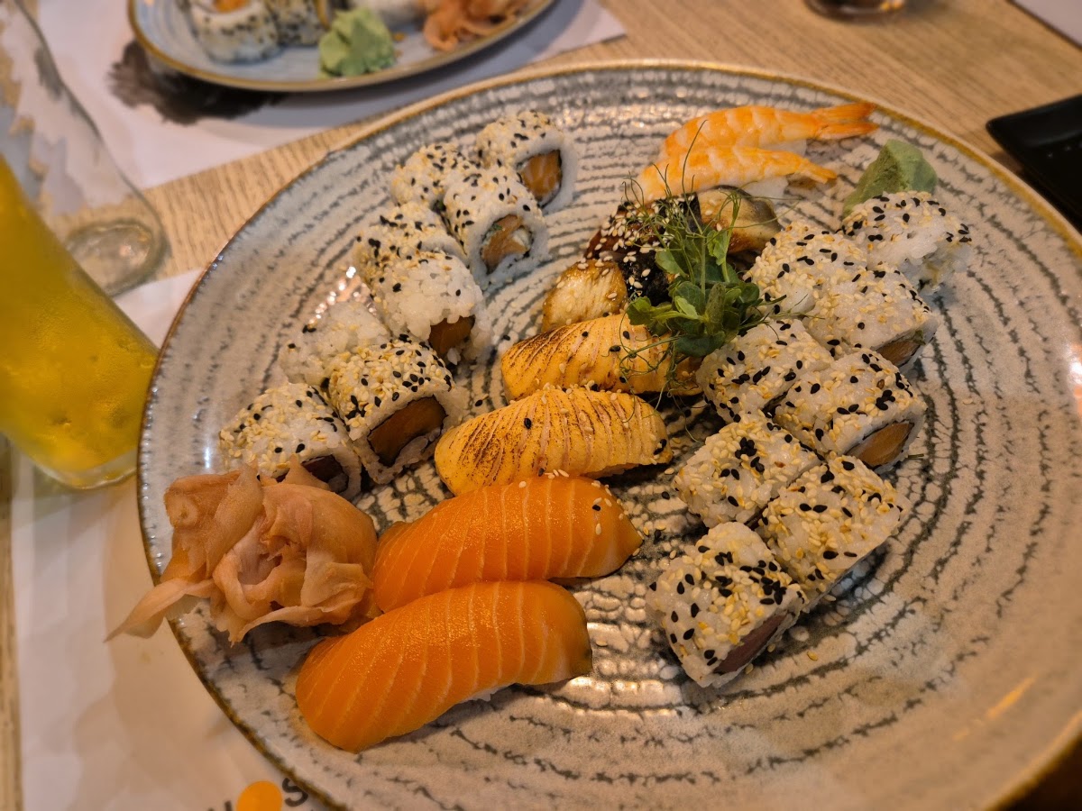 Photo de Japanos Athenaeum (Ramen, Bento, Sushi București)