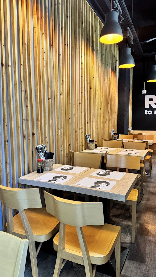 Photo de Japanos Athenaeum (Ramen, Bento, Sushi București)