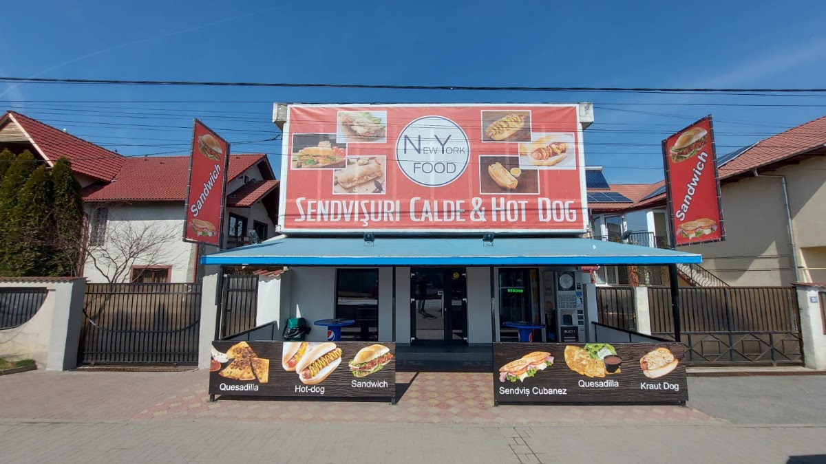 Foto von WARME SANDWICHES, QUESADILLA & HOT DOG NEW YORK FOOD Stefanesti