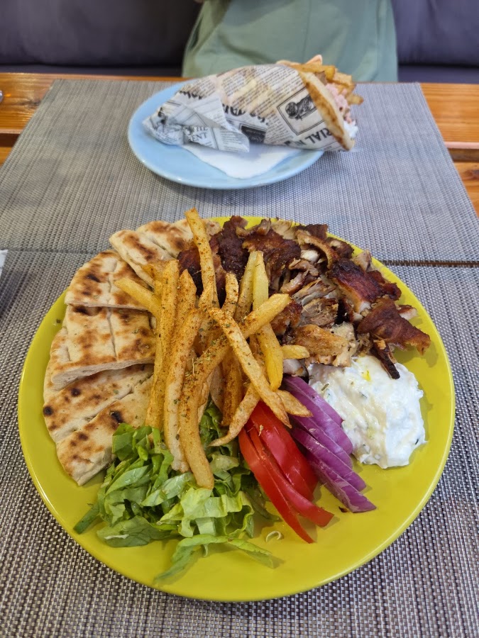 Foto von Mica Kalamata Greek Mixt Grill