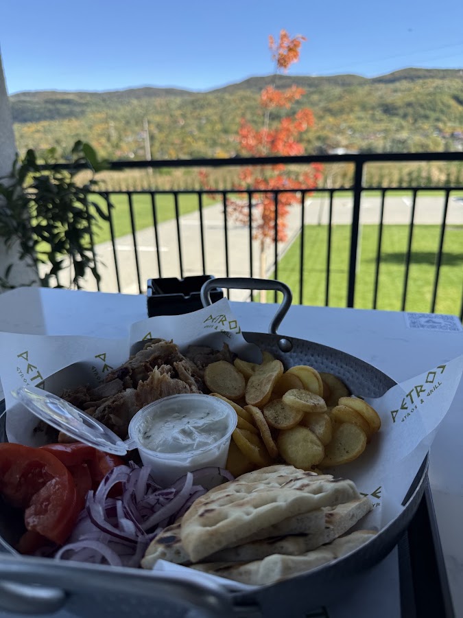 Photo de Petros Gyros & Grill Seaca