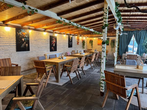 Photo of Stefanel Garden&Bistro - Terasa Pitesti