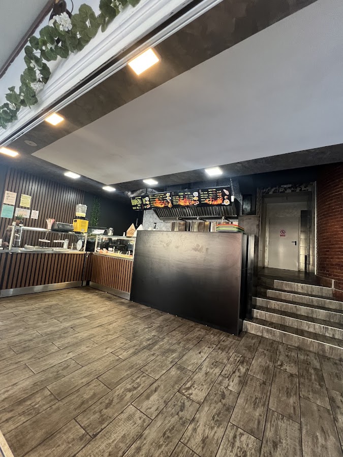 Foto von OMNI Gyros – Fast Food, Shaorma & Livrare mâncare în Câmpulung Muscel