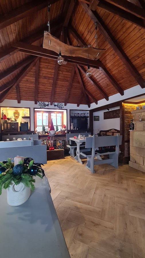 Foto di Punct gastronomic local “ Curtea cu Găini de Rasă”