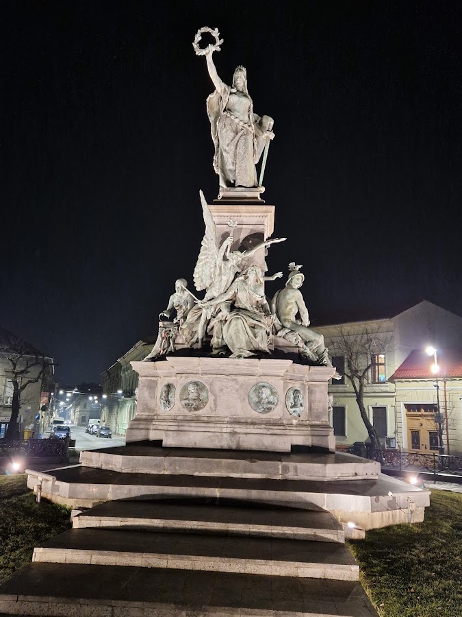 Fotografie de Parcul Reconcilierii româno-maghiare