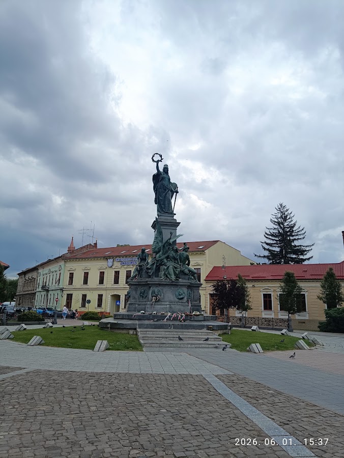 Fotografie de Parcul Reconcilierii româno-maghiare