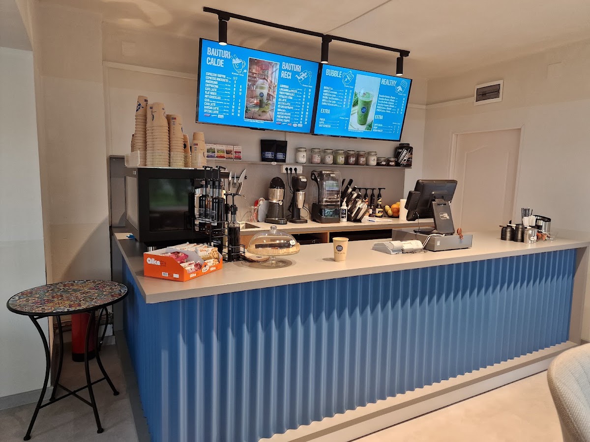 Foto von Plug In Cafe - Curtea de Argeș