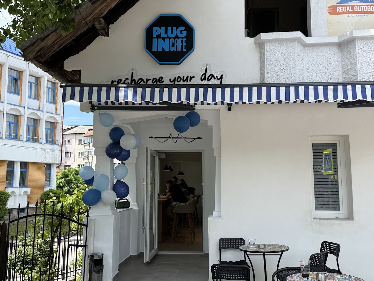 Foto von Plug In Cafe - Curtea de Argeș