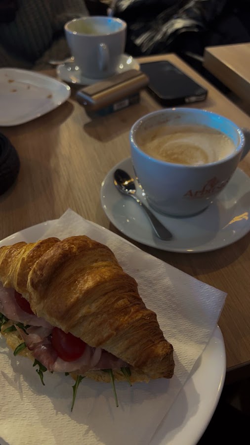 Photo de Arbusto Coffee Pitesti