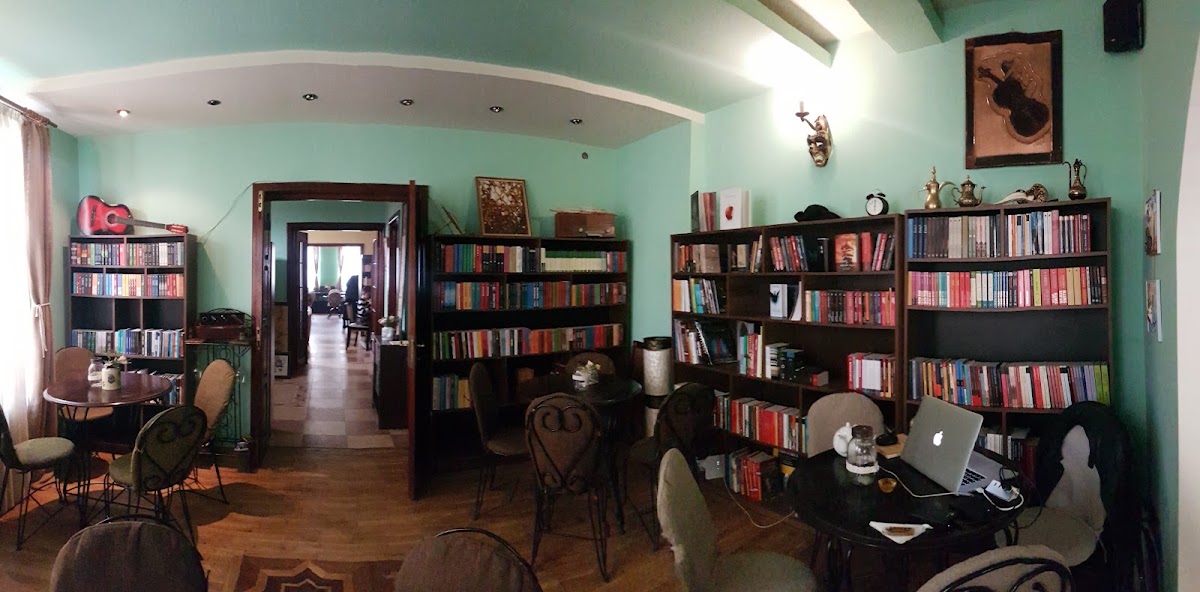 Photo de La Librairie, Mon Cher
