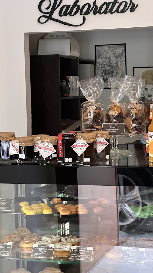 Photo of Cofetaria Maison Alex -artizanala frantuzeasca