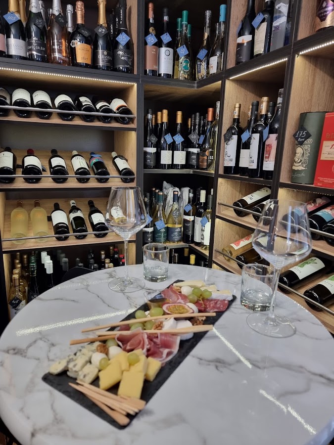 Foto von The WineRoom Bacau Wine shop