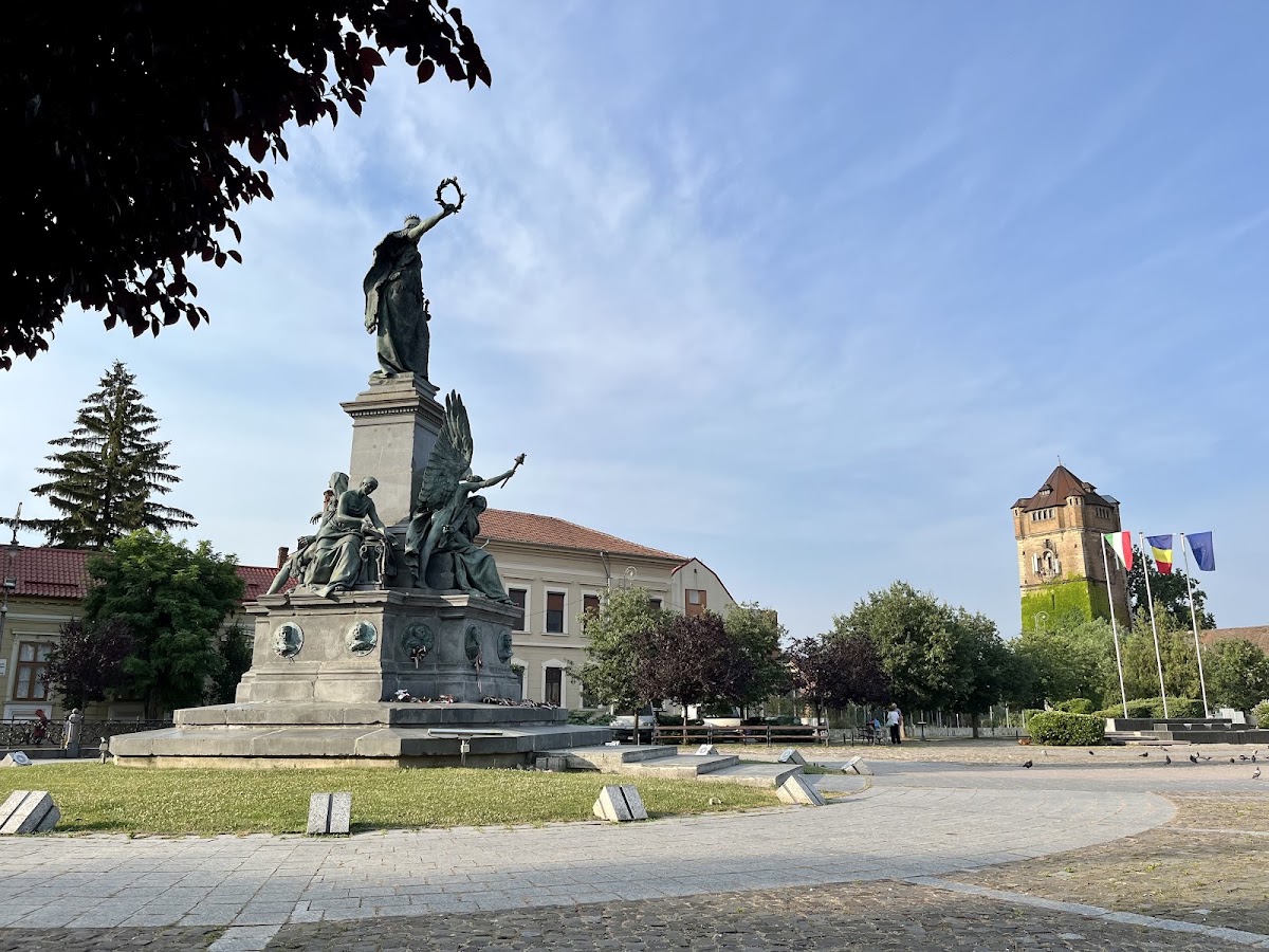 Photo of Hungarian Statue of Liberty