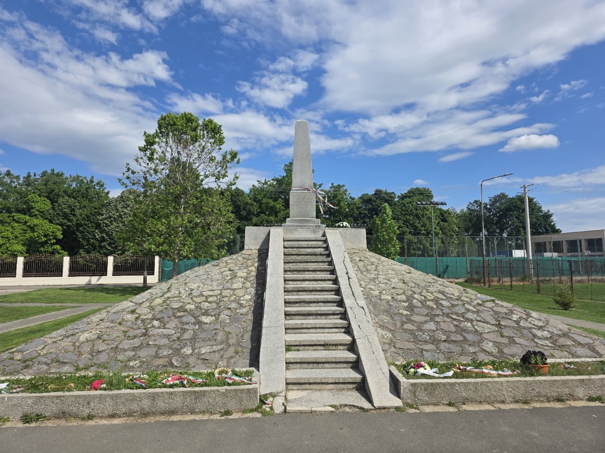 Photo of Monumentul celor 13 Martiri de la Arad