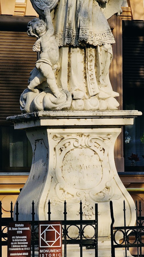 Foto di Statuia Sfântului "Ioan Nepomuk"